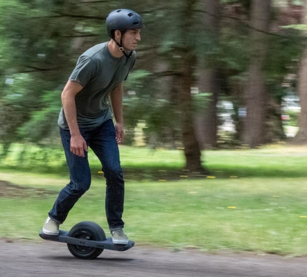 Deskorolka z pojedynczym kołem 7Ah 1000W z błyszczącymi światłami